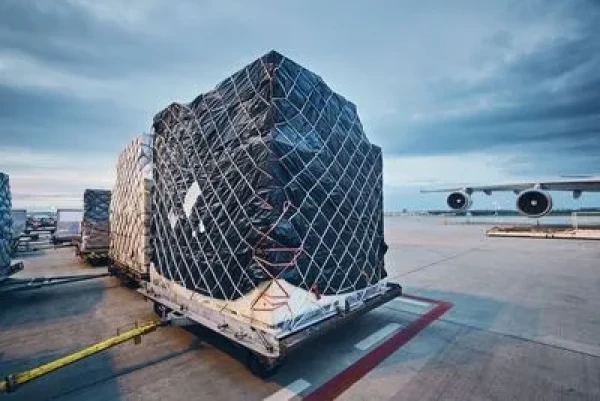 loading-cargo-to-airplane-s5rgypm.webp